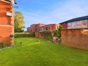 Communal Garden- click for photo gallery